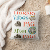 Page After Pageライブラリの雰囲気を取り入れる クッション (ブランケット)