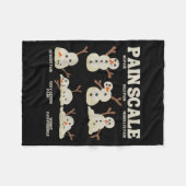 Pain Scale Snowman Nurse Christmas Xmas Snow Pajam フリースブランケット (正面(横))