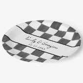 Painted Black Checkerboard Pattern Wedding ペーパープレート (アングル)