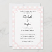 Painted Pink Checkerboard Pattern Wedding 招待状 (正面)
