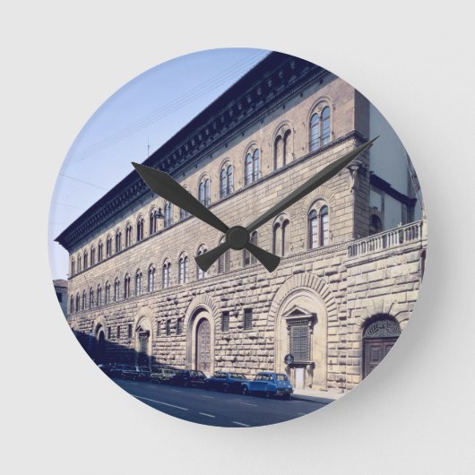 Palazzo Medici-Riccardi、1444年開始(写真) ラウンド壁時計 (正面)