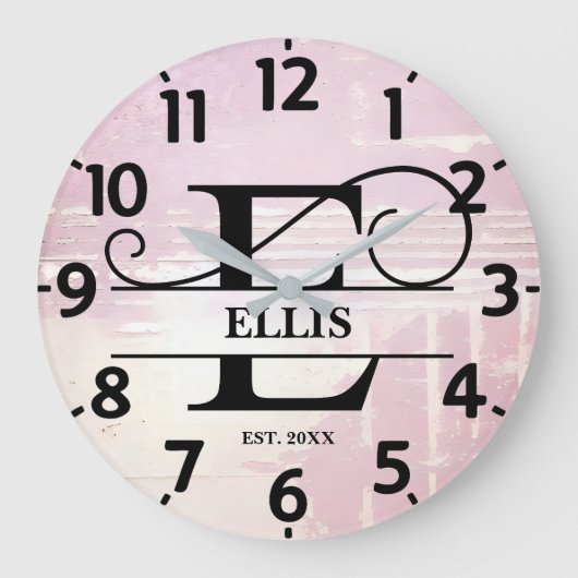 Pale Lavender Distressed E Monogram ラージ壁時計 (正面)