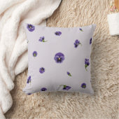 Pale Lavender Purple Japanese Pansy Floral Pattern クッション (ブランケット)