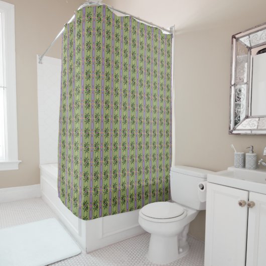 Pale Lavender Stripes with Greens Shower Curtain シャワーカーテン (インサイチュ)