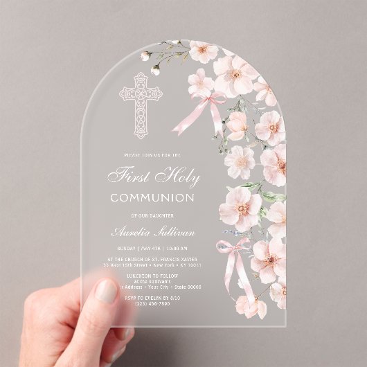 Pale Pink Wildflowers and Bows First Communion アクリル招待状 (インサイチュ (ポータブル))
