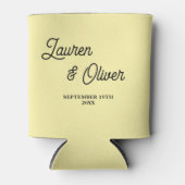 Pale Yellow Script Minimalist Wedding 缶クーラー (正面)