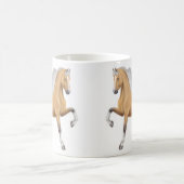 Palominoのアメリカ人のSaddlebredの馬のマグ コーヒーマグカップ (中央)