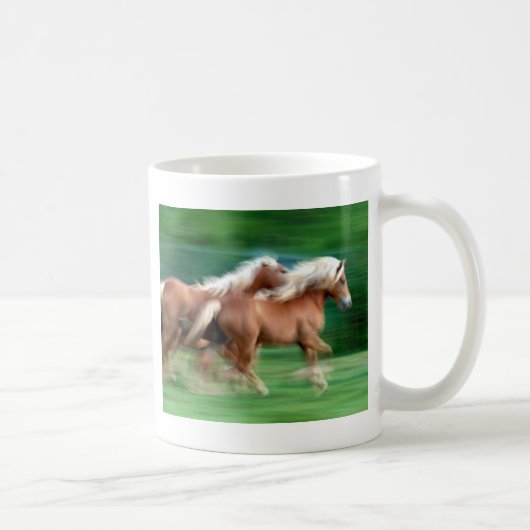 Palominoの馬の陶磁器のマグの競争 コーヒーマグカップ (右)
