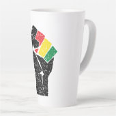 Pan African flag Fist, Afro American Black history カフェラテマグ (右アングル)