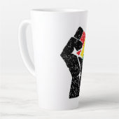 Pan African flag Fist, Afro American Black history カフェラテマグ (左アングル)