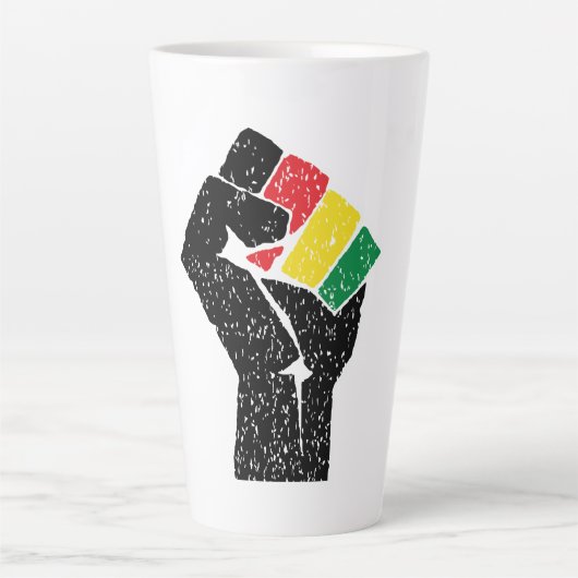 Pan African flag Fist, Afro American Black history カフェラテマグ (正面)