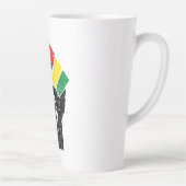 Pan African flag Fist, Afro American Black history カフェラテマグ (右)
