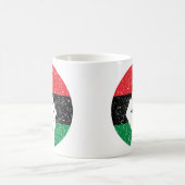 Pan African flag Fist, Afro American Black history コーヒーマグカップ (中央)