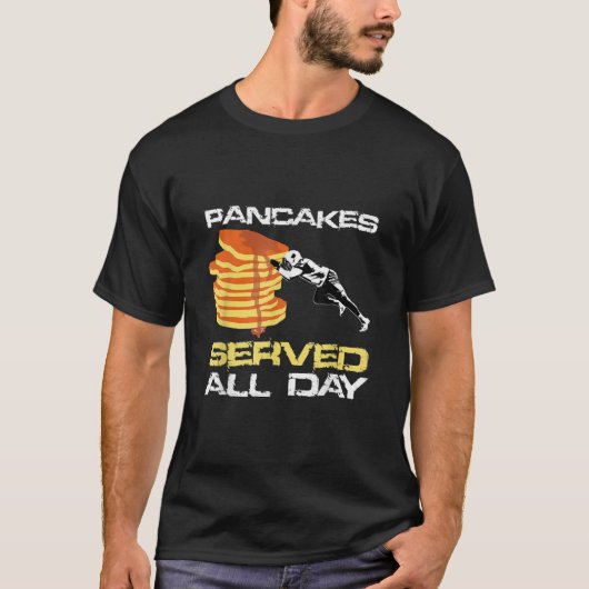 Pancakes Served All Day Fun Lineman Football Chri Tシャツ (正面)