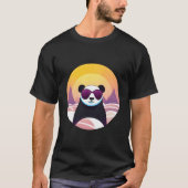 Panda On Vacation Wearing Sunglasses Tシャツ (正面)