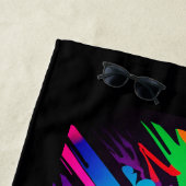 Panthère noire sur fond de graffiti avec prénom ビーチタオル (インサイチュ)