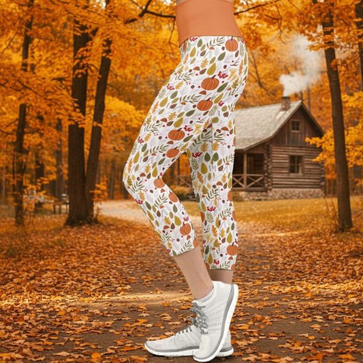 Pants with a Floral and Pumpkin Print カプリレギンス