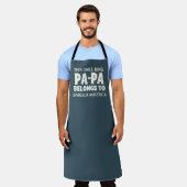 PAPAグリルキングカスタムグランドキッズ名BBQ エプロン (着用した状態)