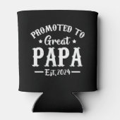 papa est 2024 t素晴らしシャツに昇格 缶クーラー (裏面)