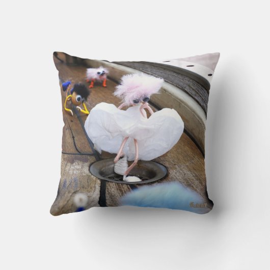 Paparazzi bij Fubby op rooster. クッション (裏面)