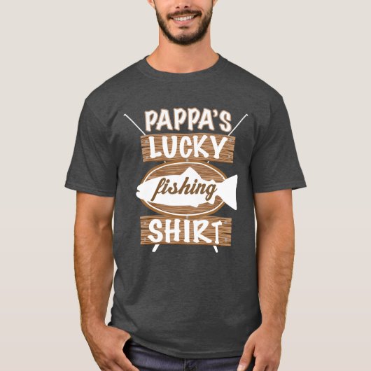 Pappaの幸運な魚釣りのワイシャツ Tシャツ (正面)
