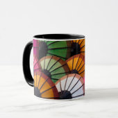 Parapluies multicolores : marché de Luang Prabang マグカップ (正面左)