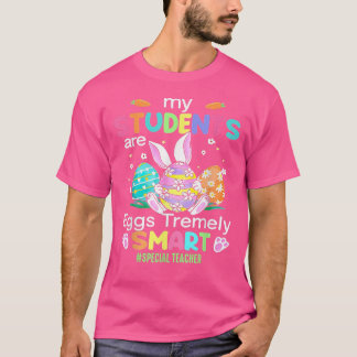 Paraprofessional私の学生はEggs Tremely Smar Tシャツ