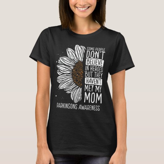 Parkinsons Awareness Ribbon Mom Warrior Tシャツ (正面)