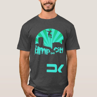 Parkourの屋根のジャンプ Tシャツ
