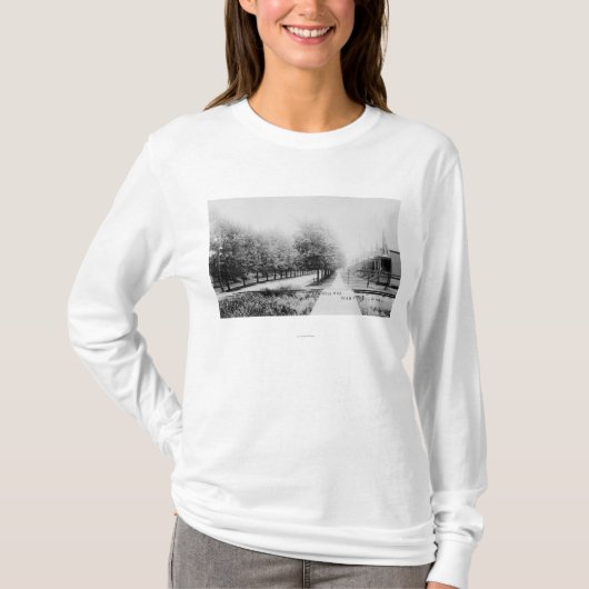 Parnellの道の西部の眺め Tシャツ (正面)