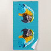 Parrot portrait on a turquoise background ビーチタオル (正面)