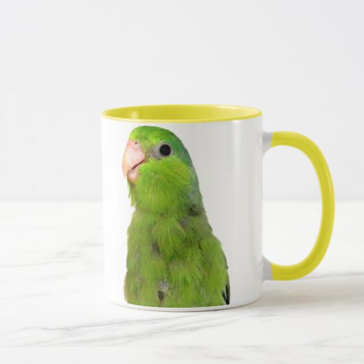 Parrotletの鳥の緑のParrotletの黄色いコップのマグの芸術 マグカップ (右)