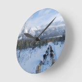 ParrotSleds -景色 ラウンド壁時計 (傾斜)