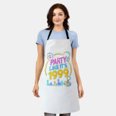 Party Like It’s 1999®™ – ネオンサウンドトラック エプロン (着用した状態)