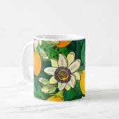 Passionflower開花:黒い背景ヴィンテージ。 コーヒーマグカップ (正面左)