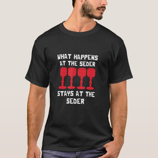 Passover What Happens At Seder Matzah Jewish Holid Tシャツ (正面)