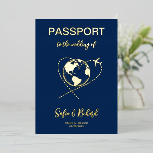 Passport結婚の目的地金ゴールド世界地図フォイルI 箔招待状 (立ち正面)