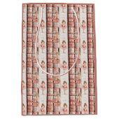 Pastel Ballet Theme with Ribbons and Tutus ミディアムペーパーバッグ (正面)