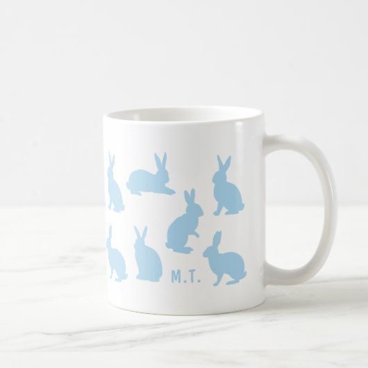 Pastel Blue Bunnies With Custom Monogram Easter コーヒーマグカップ (右)
