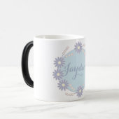 Pastel Blue Daisy Wreath モーフィングマグカップ (正面左)