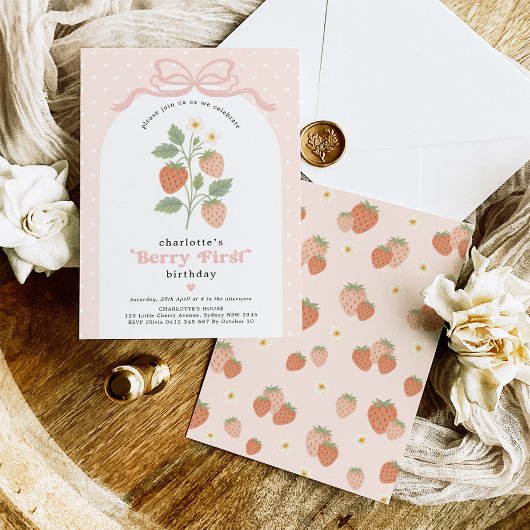 Pastel Blush Berry First Strawberry Birthday 招待状