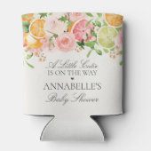 Pastel Citrus Floral Cutie Baby Shower Favor 缶クーラー (裏面)