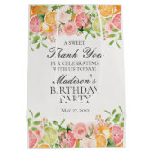 Pastel Citrus Floral Little Cutie Birthday Favor ミディアムペーパーバッグ (裏面)