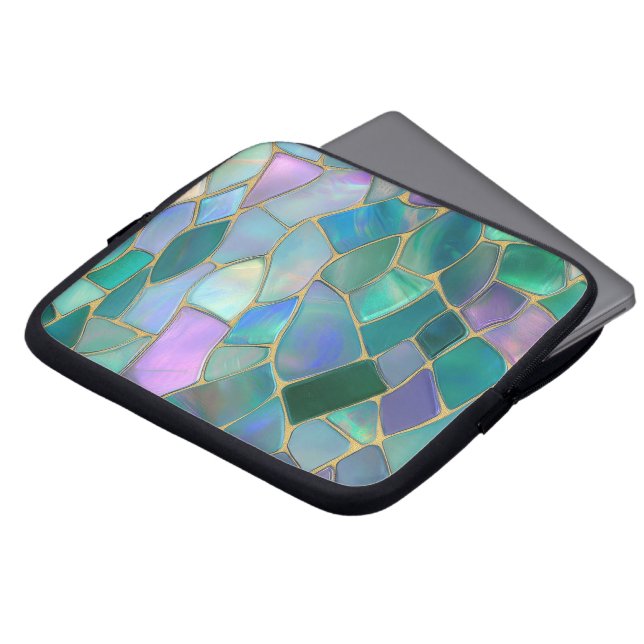 Pastel colors stained glass mosaic pattern ラップトップスリーブ (正面上部)