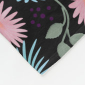 Pastel Floral Pattern on Black Background | Cute D フリースブランケット (角)