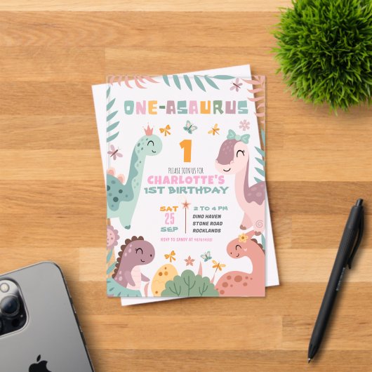 Pastel Girl Dinosaur 1st Birthday Invitation アクリル招待状 (インサイチュ (招待状))