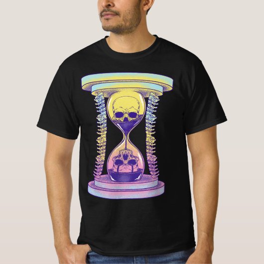 Pastel Goth Hourglass with Spine and Creepy Skulls Tシャツ (正面)