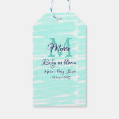 Pastel green baby in bloom monogram baby shower te ギフトタグ (裏面)