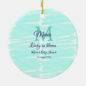 Pastel green baby in bloom monogram baby shower te セラミックオーナメント (裏面)