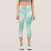 Pastel Green Yoga Pants – Soft, Stretchy & Stylish カプリレギンス (正面)